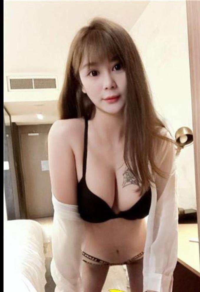 Sexy 23 old Asian young lady who knows how to please you from head to toe.