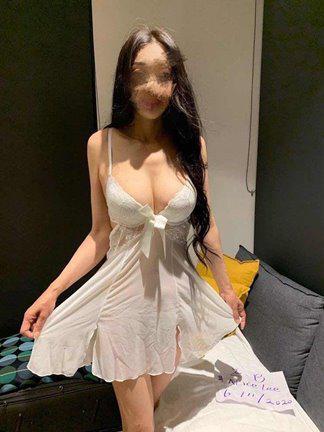 Waiting you into my tight little bottle